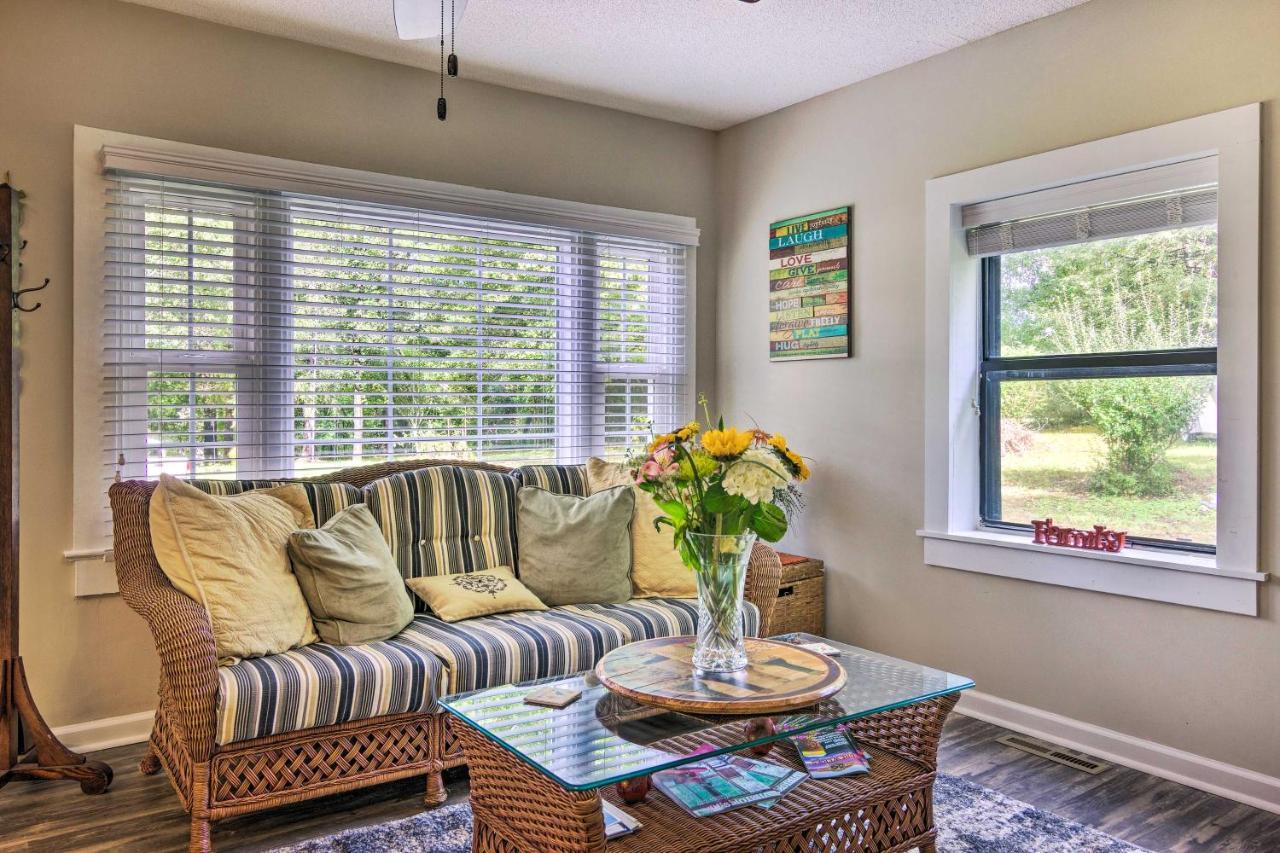 Shaw Creek Cottage With Fire Pit And Forest Views Hendersonville Exteriör bild