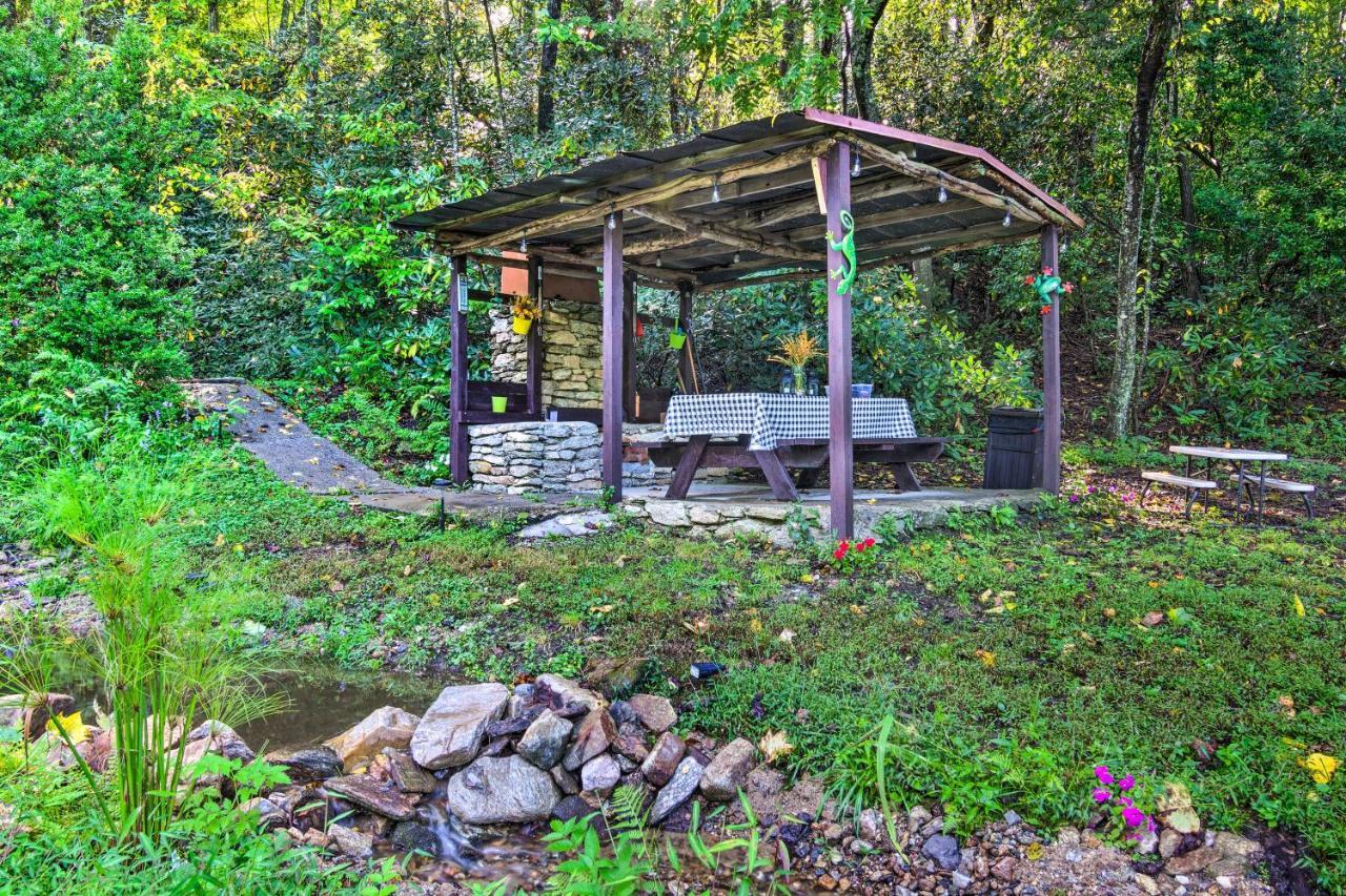 Shaw Creek Cottage With Fire Pit And Forest Views Hendersonville Exteriör bild
