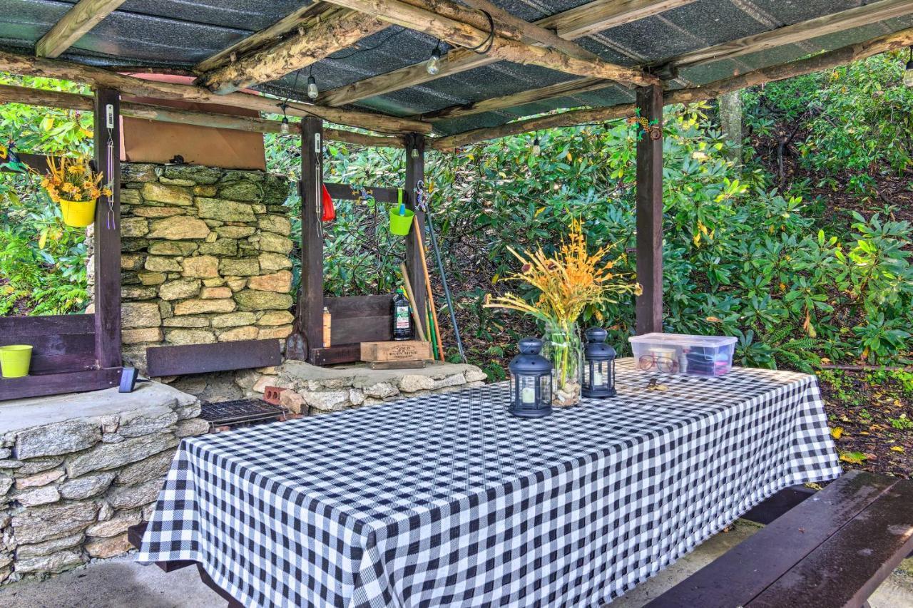Shaw Creek Cottage With Fire Pit And Forest Views Hendersonville Exteriör bild